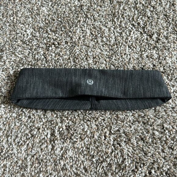 lululemon athletica Accessories - Lululemon fly away tamer headband